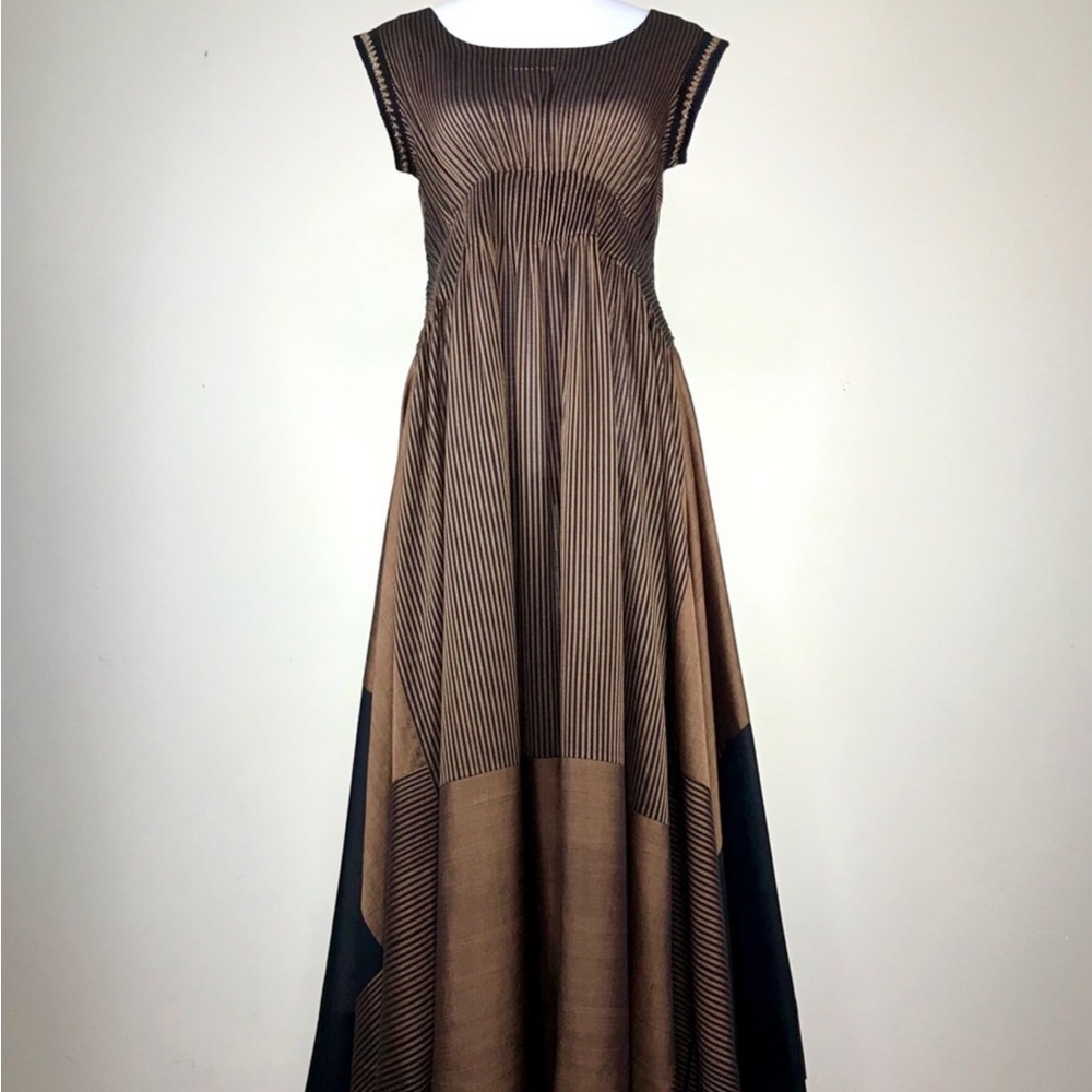 SWGT  Very. Elegant Brown Striped Dress